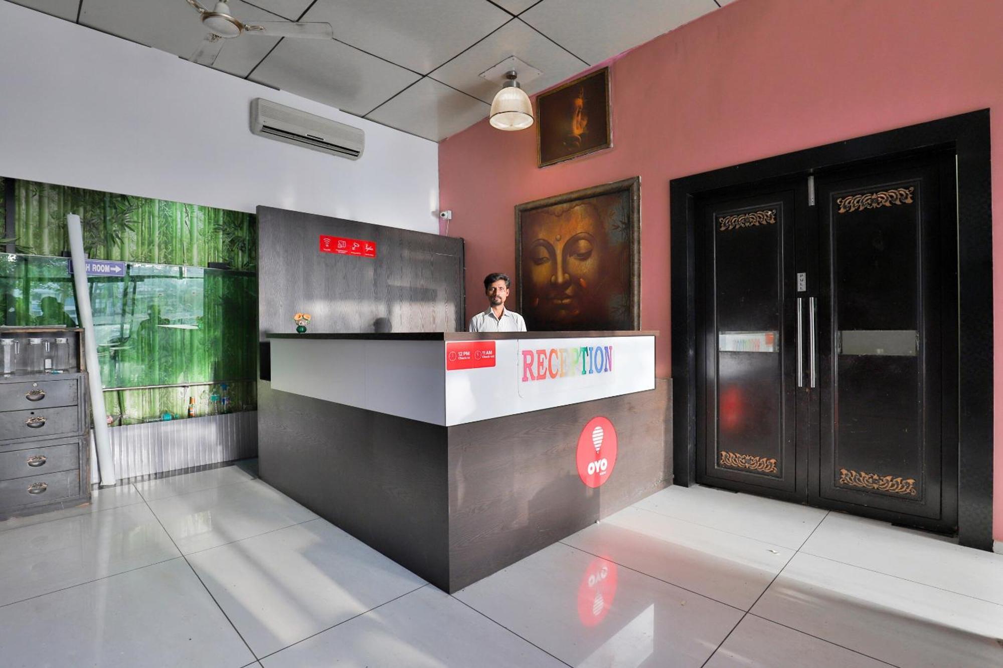Oyo14549莲花公寓酒店 达曼 外观 照片