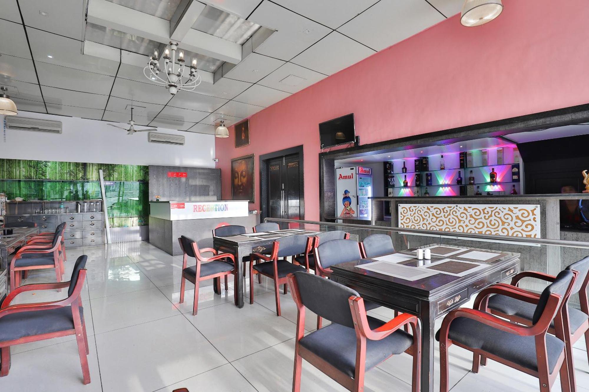 Oyo14549莲花公寓酒店 达曼 外观 照片